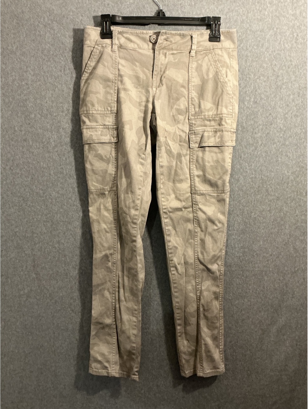 True Religion Beige Camo Cargo Pants Size 6